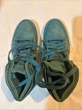 Nike Teal High-Top Athletic Sneakers